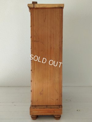 画像7: アンティークドールキャビネット