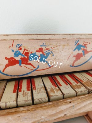 画像2: アンティークトイピアノ