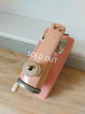 画像12: アンティークCacige社ピンクトイミシン