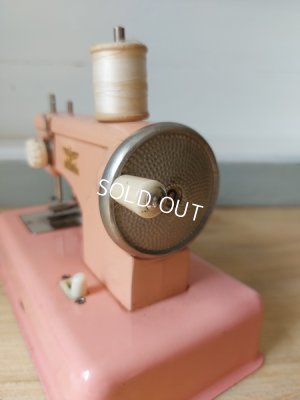 画像3: アンティークCacige社ピンクトイミシン