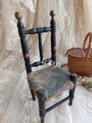 antiquedollchair