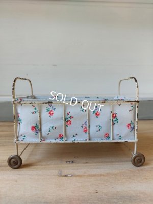 画像8: アンティークドールベッド