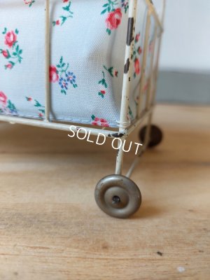 画像12: アンティークドールベッド