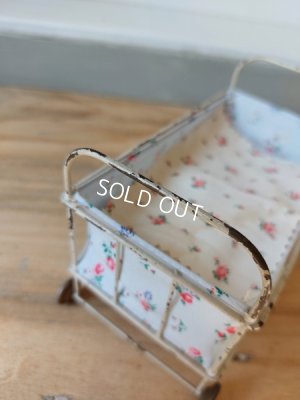 画像13: アンティークドールベッド