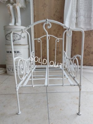 画像11: アンティークアイアン製ドールベッド