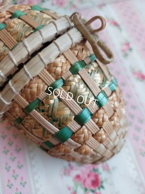 画像9: アンティークたまご型ドールバスケット