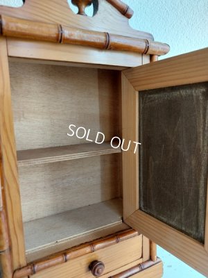 画像7: アンティークドールキャビネット