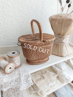 antiquedollbasket