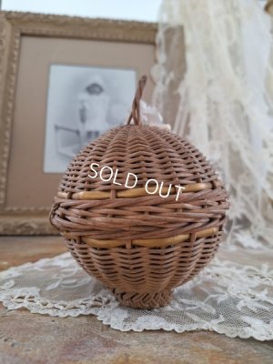 画像10: アンティークエッグ型ドールバスケット