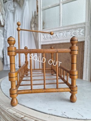 画像8: アンティークドールベッド