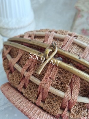 画像9: アンティークたまご型ドールバスケット