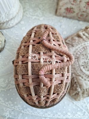 画像12: アンティークたまご型ドールバスケット