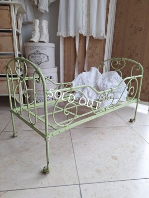 dollbed