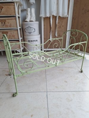 画像9: アンティークアイアンドールベッド