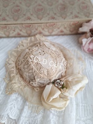 antiquedollbonnet