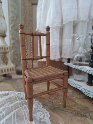 dollchair