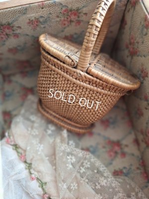 antiquedollbasket