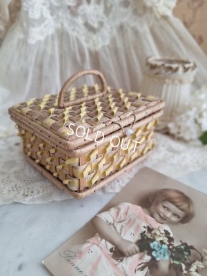 antiquedollbasket