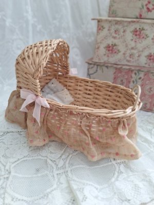 vintagedollbed