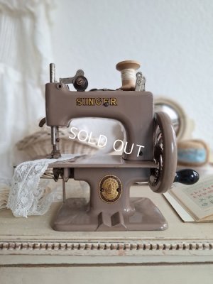 singertoysewingmachine