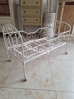 画像2: アンティークアイアンドールベッド