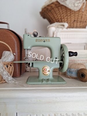 singertoysewingmachine