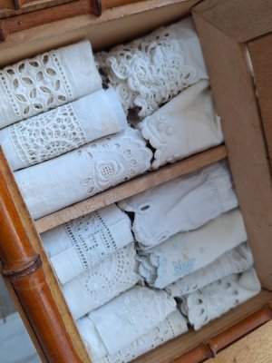 画像9: レース付ドールキャビネット