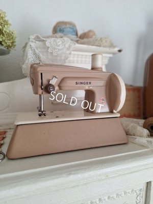singertoysewingmachine