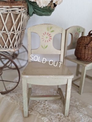 vintagedollchair