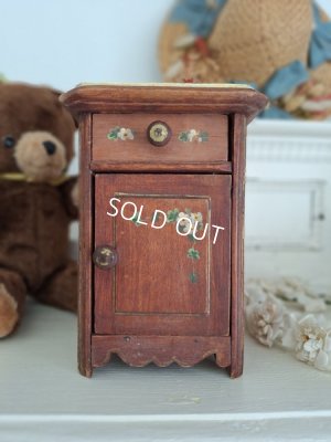 dollcabinet