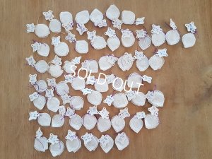 画像8: アンティークモノグラムレースキャビネット