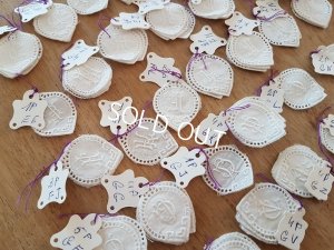 画像12: アンティークモノグラムレースキャビネット