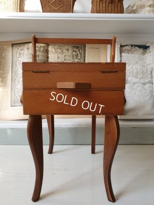 画像3: 猫脚の小さなソーイングボックス