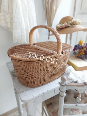 antiquebasket