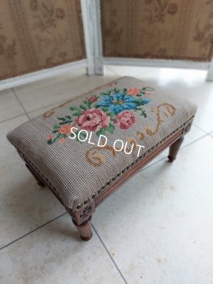 antiquepetitneedlepointfootrest