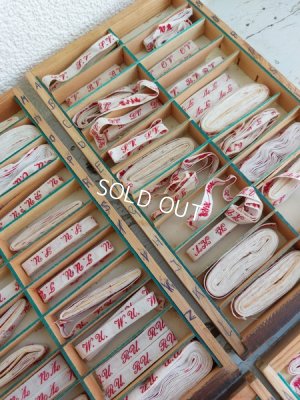 画像36: アンティークイニシャルテープキャビネット