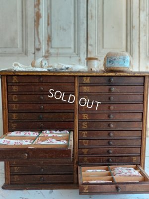 画像2: アンティークイニシャルテープキャビネット