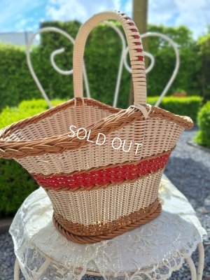 antiquebasket