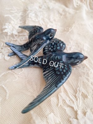 画像10: アンティーク陶器ツバメ2羽セット