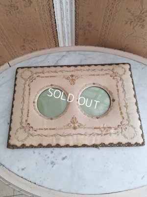 画像2: アンティーク刺繍フォトスタンド