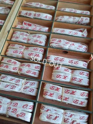 画像27: アンティークイニシャルテープキャビネット