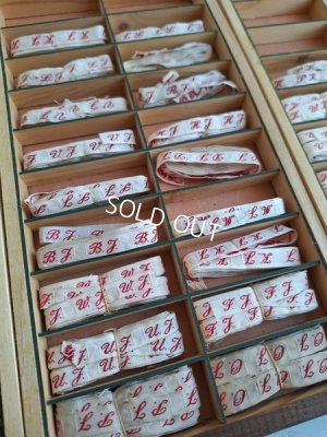 画像36: アンティークイニシャルテープキャビネット