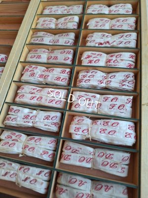 画像44: アンティークイニシャルテープキャビネット