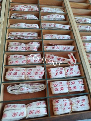 画像47: アンティークイニシャルテープキャビネット