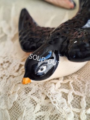 画像15: アンティーク陶器ツバメ2羽セット