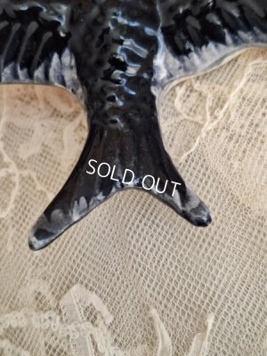 画像24: アンティーク陶器ツバメ2羽セット