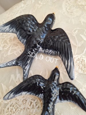 画像16: アンティーク陶器ツバメ2羽セット