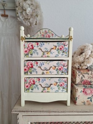 cartonnagechest