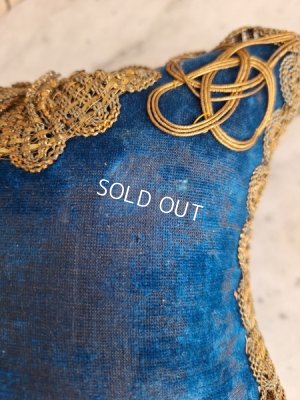 画像25: マリエスタンド付クッション