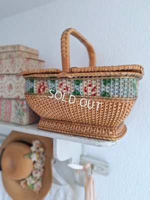 antiquerosebasket